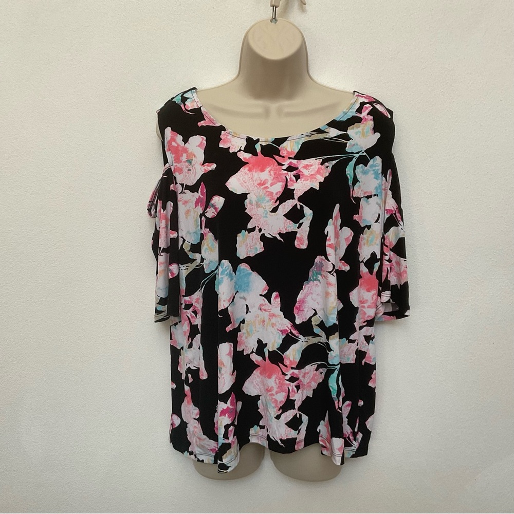 Chico's Black, Watercolor Floral Cold Shoulder Top Size 3 US XL/16